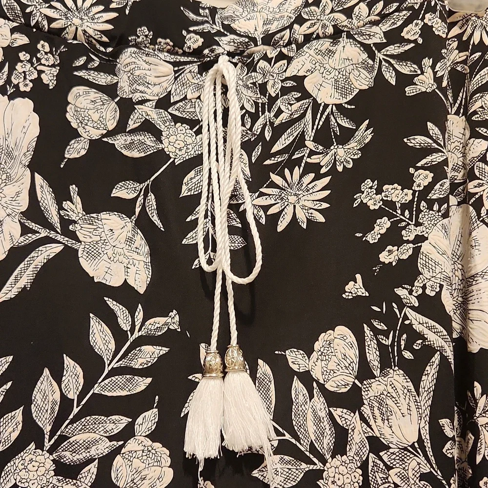 Emi & Joe Chic Black and White Floral A-Line Skirt